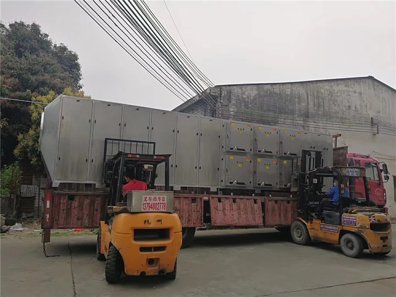 UV+活性炭一體機裝車發貨