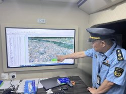 環保“守夜人”利用高科技走航車排查污染源頭